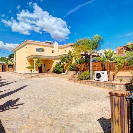 Luxury - Central - Heated Pool - Close To Gale Beach! فيلة جويا
