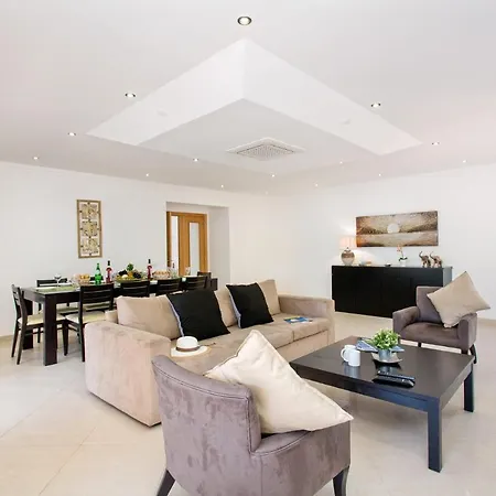 Luxury - Central - Heated Pool - Close To Gale Beach! جويا