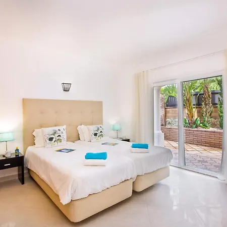 Luxury - Central - Heated Pool - Close To Gale Beach! جويا