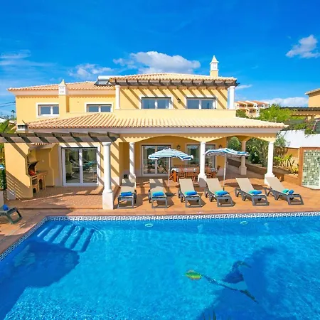 Luxury - Central - Heated Pool - Close To Gale Beach! فيلة *