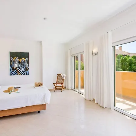 Luxury - Central - Heated Pool - Close To Gale Beach! جويا