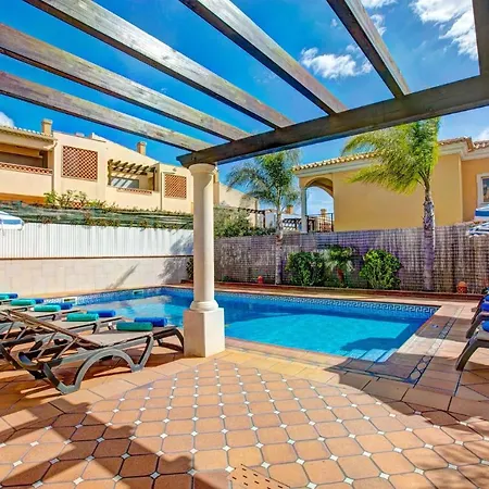 Luxury - Central - Heated Pool - Close To Gale Beach!