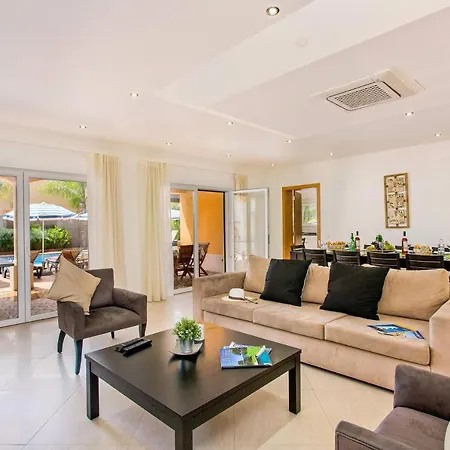 Luxury - Central - Heated Pool - Close To Gale Beach! Guia (Faro)