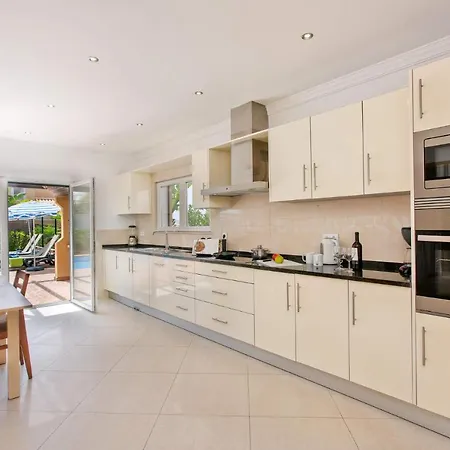 Luxury - Central - Heated Pool - Close To Gale Beach! Guia (Faro)