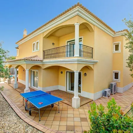 Luxury - Central - Heated Pool - Close To Gale Beach! Villa