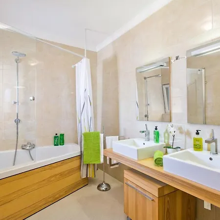 Luxury - Central - Heated Pool - Close To Gale Beach! * Guia (Faro)