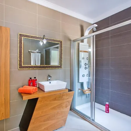 Villa Luxury - Central - Heated Pool - Close To Gale Beach! Guia (Faro)
